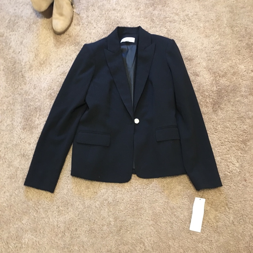 NWT Calvin Klein size 4 black blazer